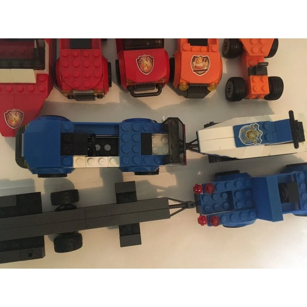 Mega Bloks Police Fire Patrol Rescue Construction Worker Set Tools Hat Figures